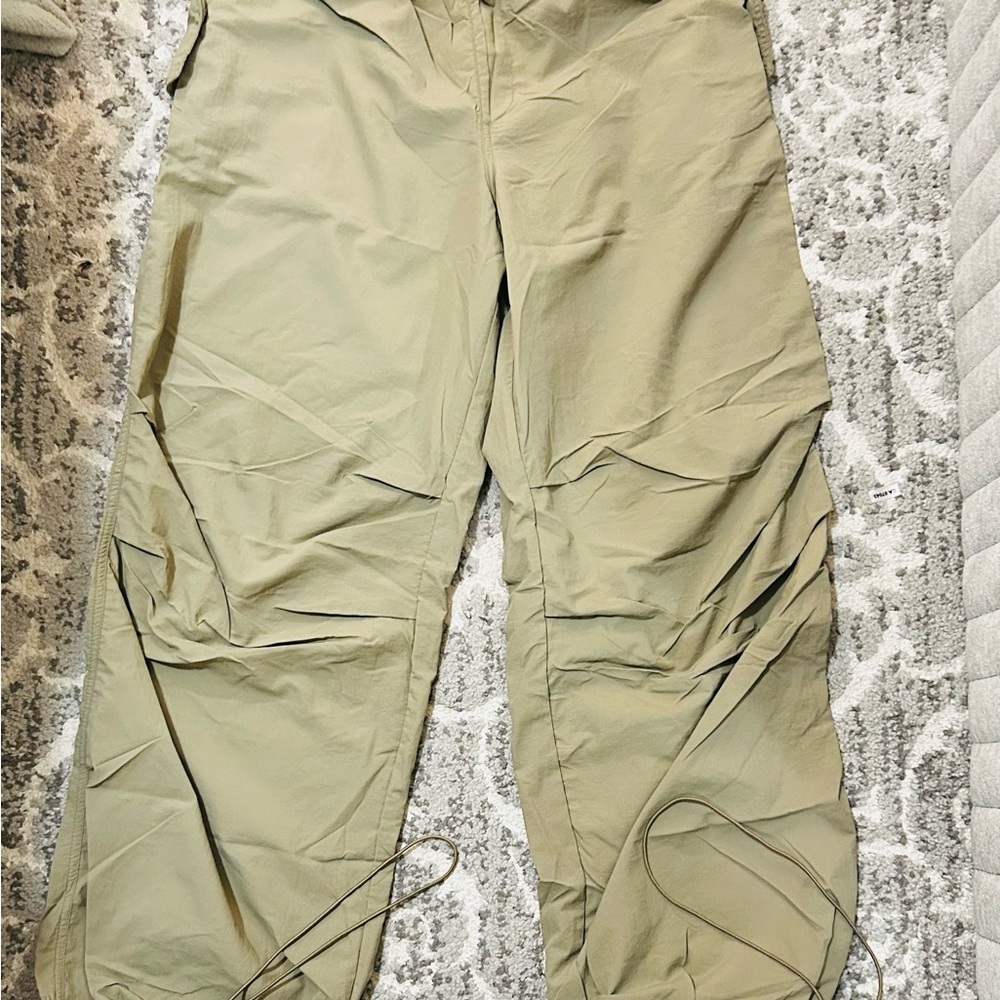Women’s Tan Cargo Pants